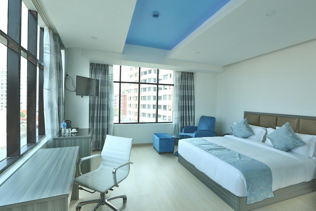 City Hotel And Suites Катманду Экстерьер фото