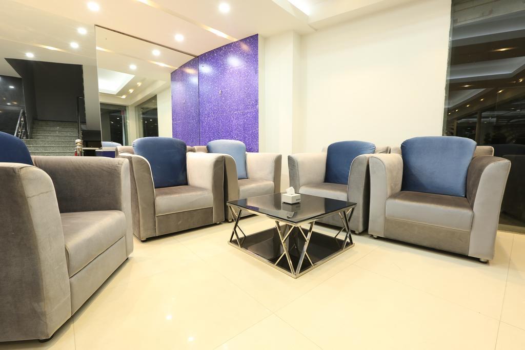 City Hotel And Suites Катманду Экстерьер фото