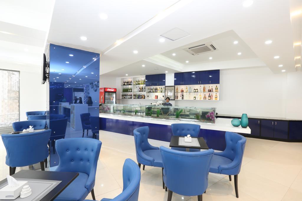 City Hotel And Suites Катманду Экстерьер фото
